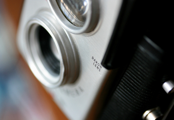 Kodak Brownie Starflex Camera, Dakon Lens